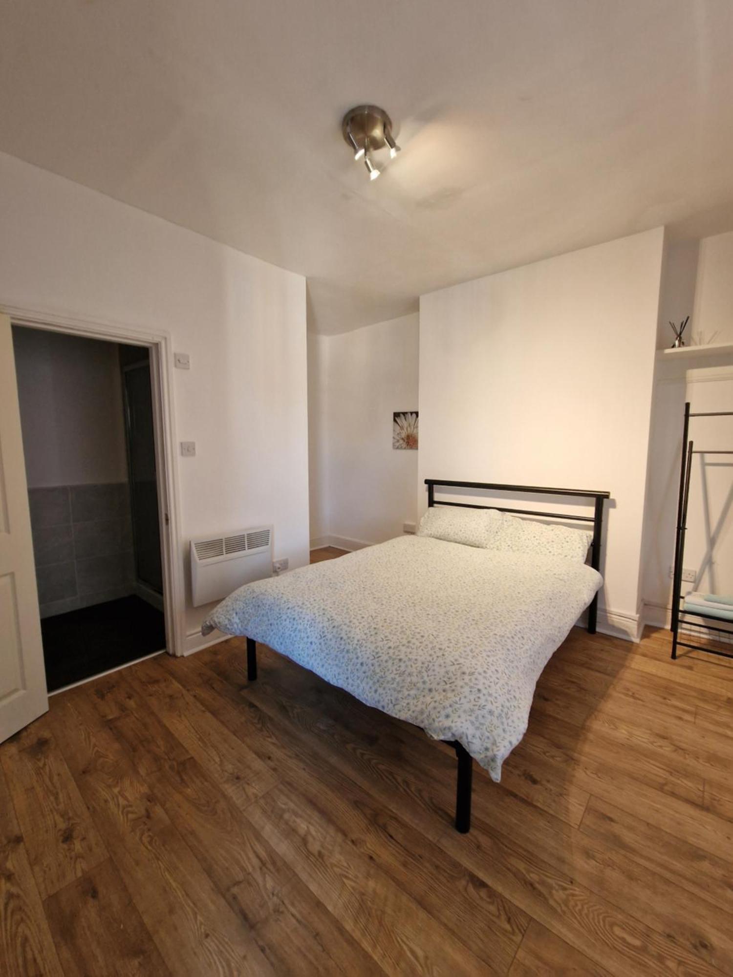 Guest house Edinburgh Road *